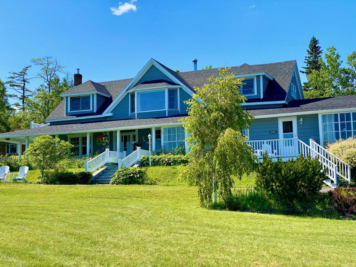 Broadwater Inn & Cottages Baddeck Bagian luar foto