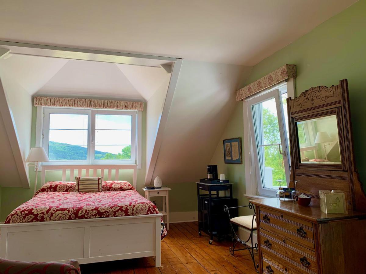Broadwater Inn & Cottages Baddeck Bagian luar foto