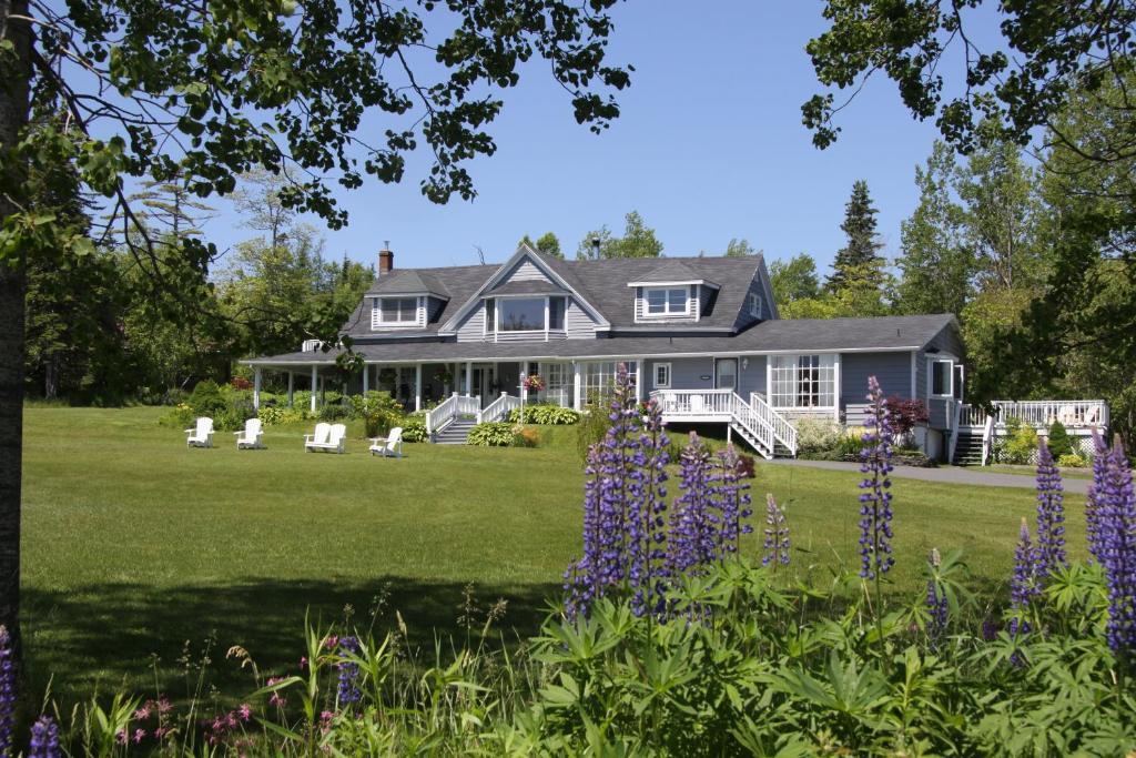 Broadwater Inn & Cottages Baddeck Bagian luar foto