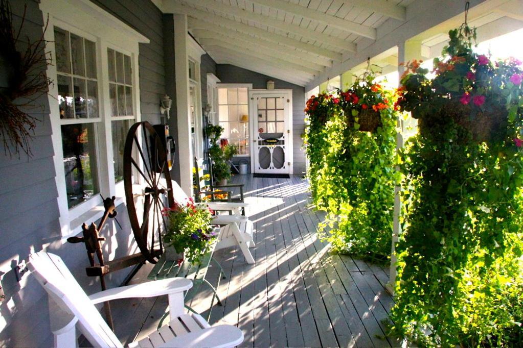 Broadwater Inn & Cottages Baddeck Bagian luar foto