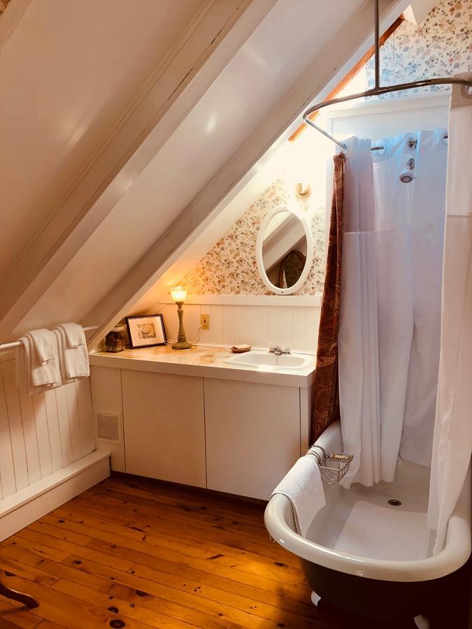 Broadwater Inn & Cottages Baddeck Bagian luar foto