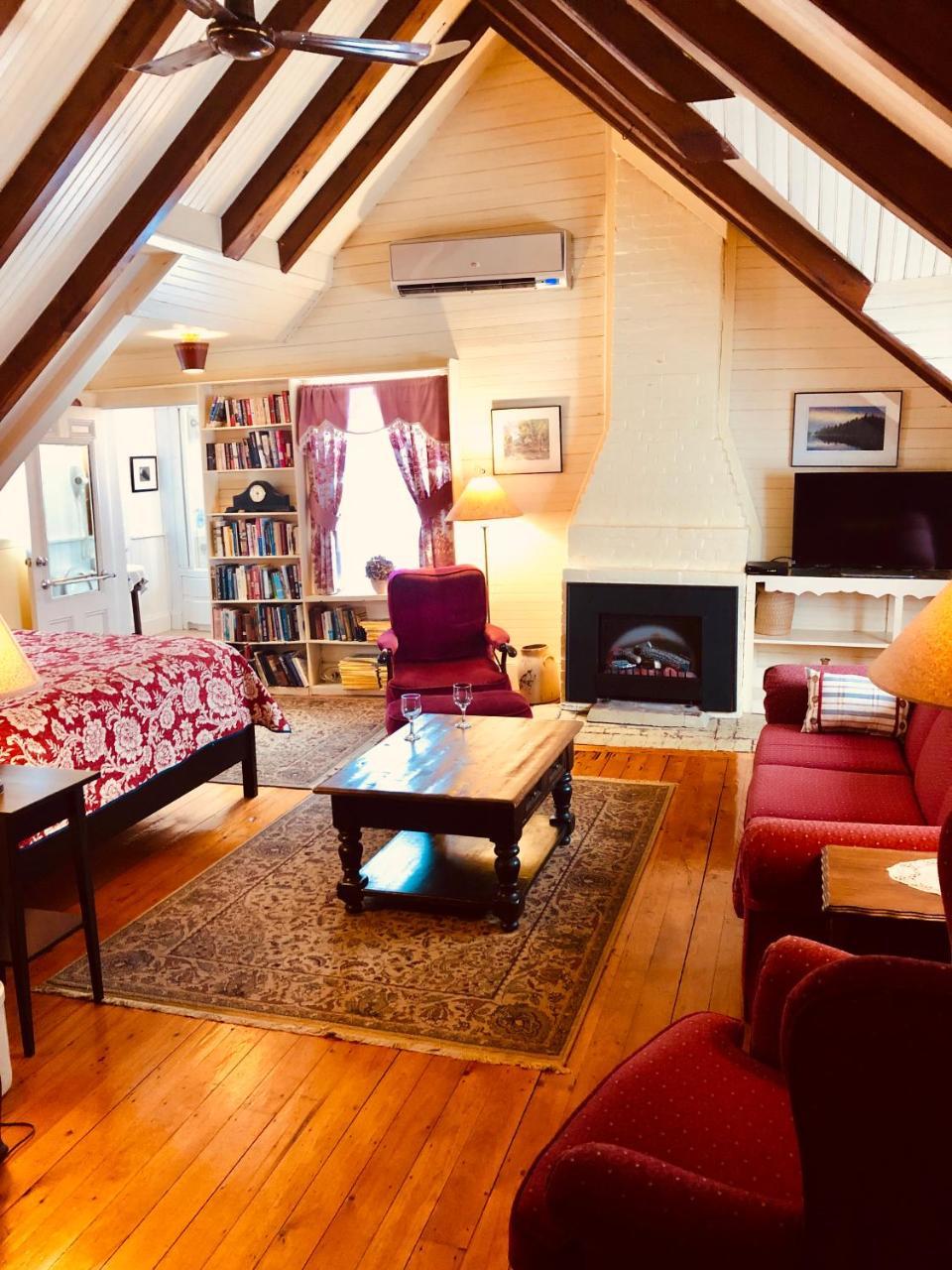 Broadwater Inn & Cottages Baddeck Bagian luar foto